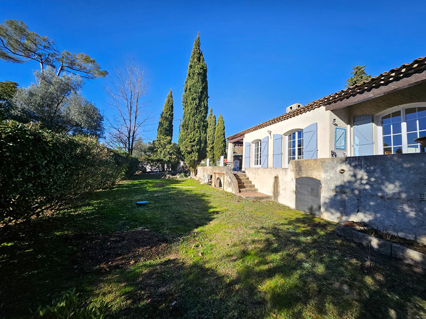 A vendre à Garéoult Maison d'architecture provençale de type 4 avec piscine proche des